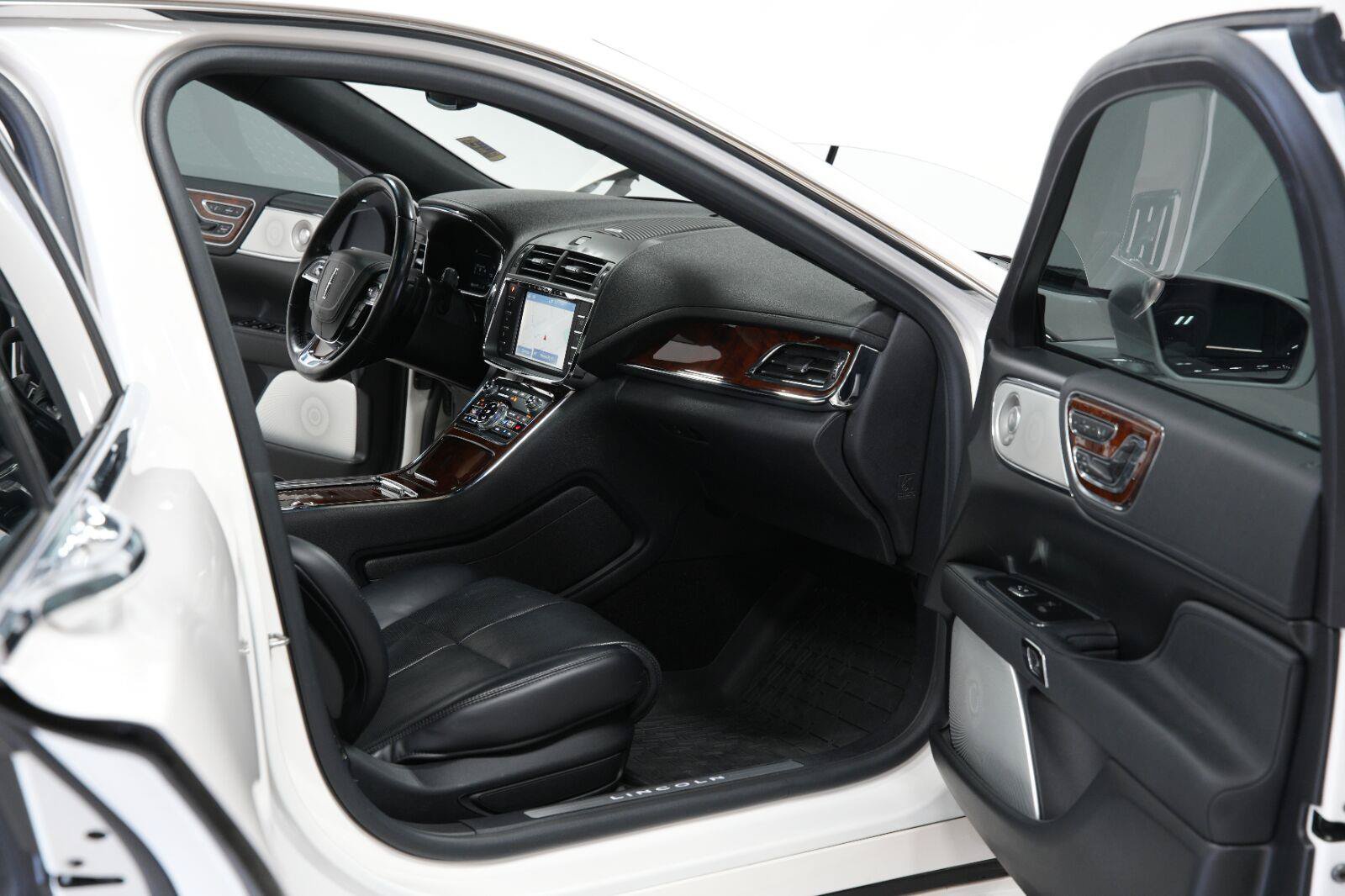 Used 2019 Lincoln Continental Reserve AWD/4WD image 12