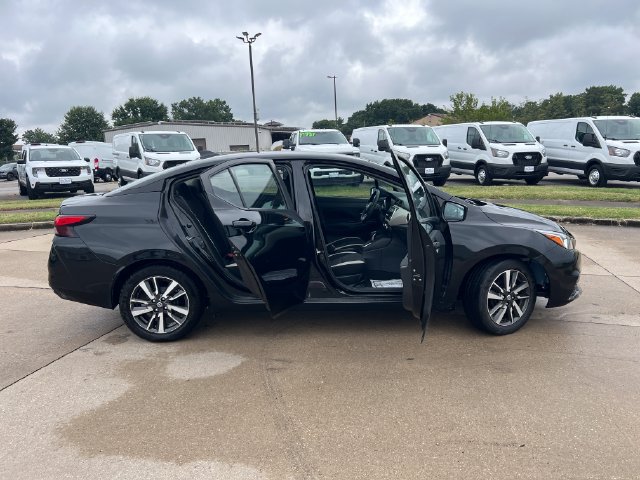 Used 2021 Nissan Versa SV FWD image 9