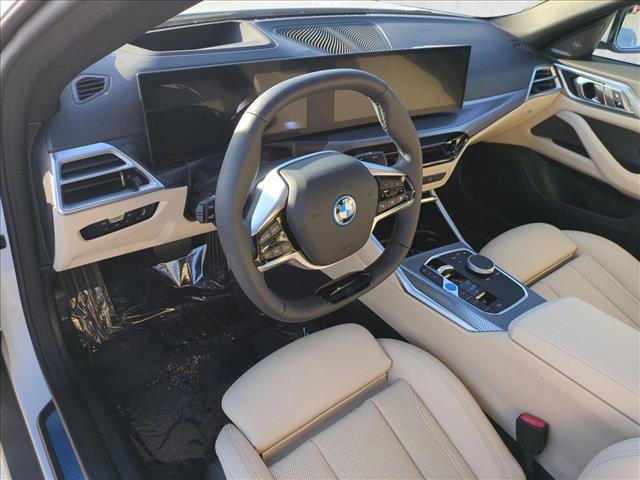 Used 2025 BMW i4 xDrive40i w/ Premium Package image 9