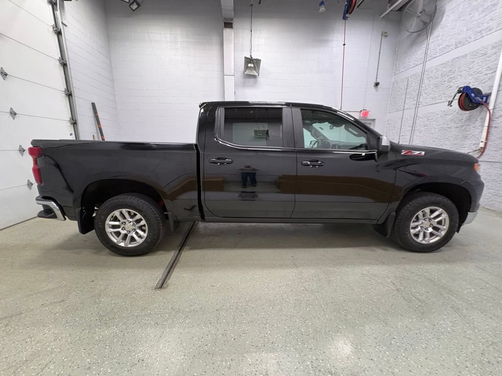 Used 2023 Chevrolet Silverado 1500 LT AWD/4WD image 21