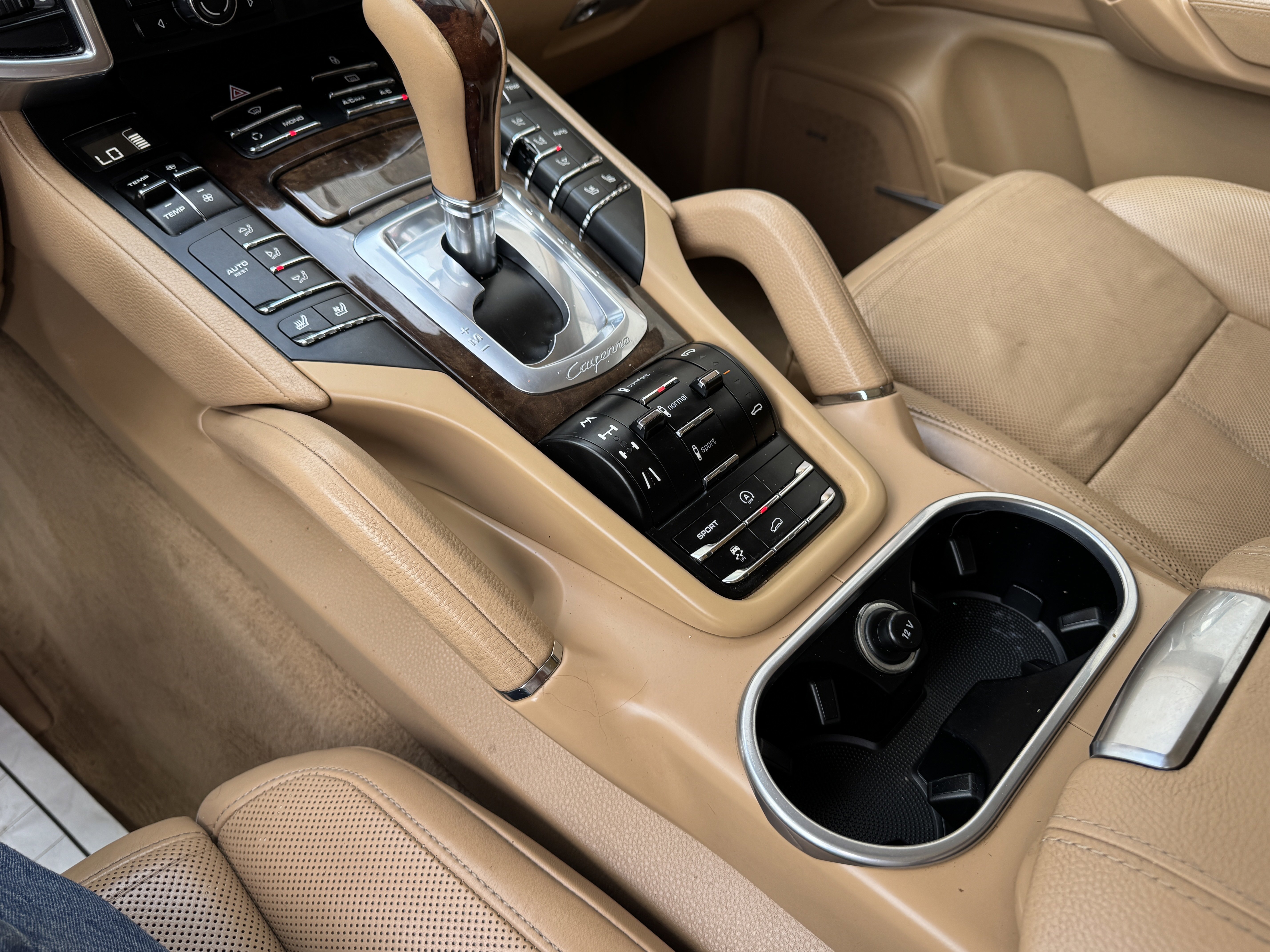 Used 2012 Porsche Cayenne S image 16