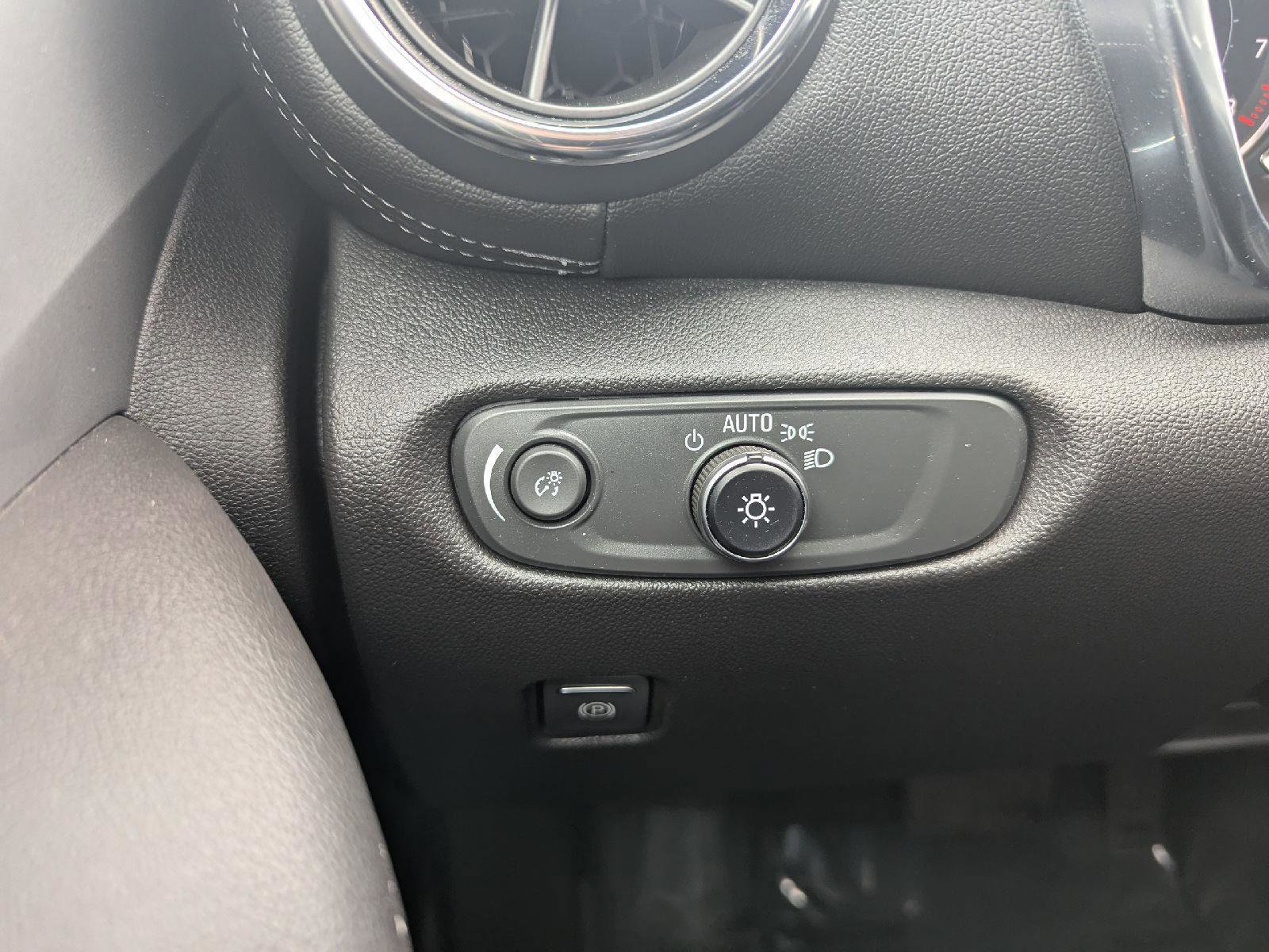 Used 2023 Chevrolet Blazer LT AWD/4WD image 22