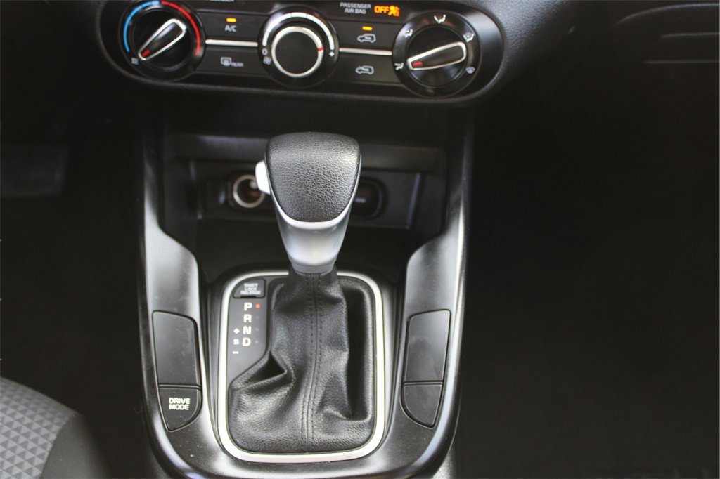 Used 2023 Kia Soul LX image 13