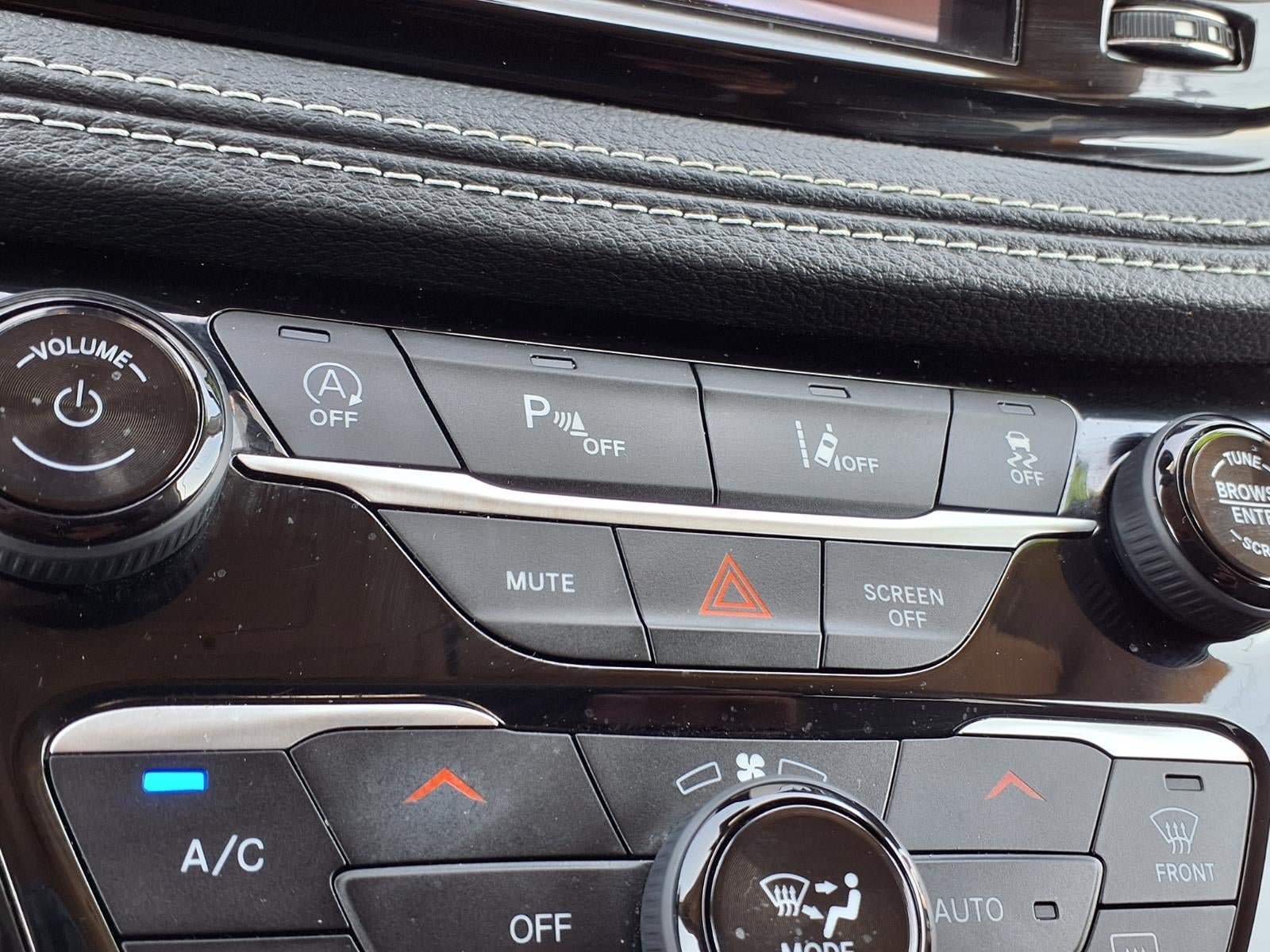 Certified 2022 Chrysler Pacifica Touring-L AWD/4WD image 9