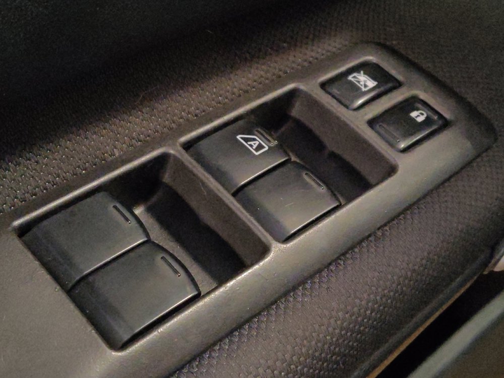 Used 2015 Nissan Rogue S w/ Convenience Package image 27