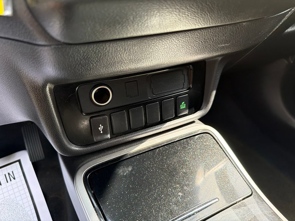 Used 2020 Mitsubishi Outlander SE AWD/4WD image 23