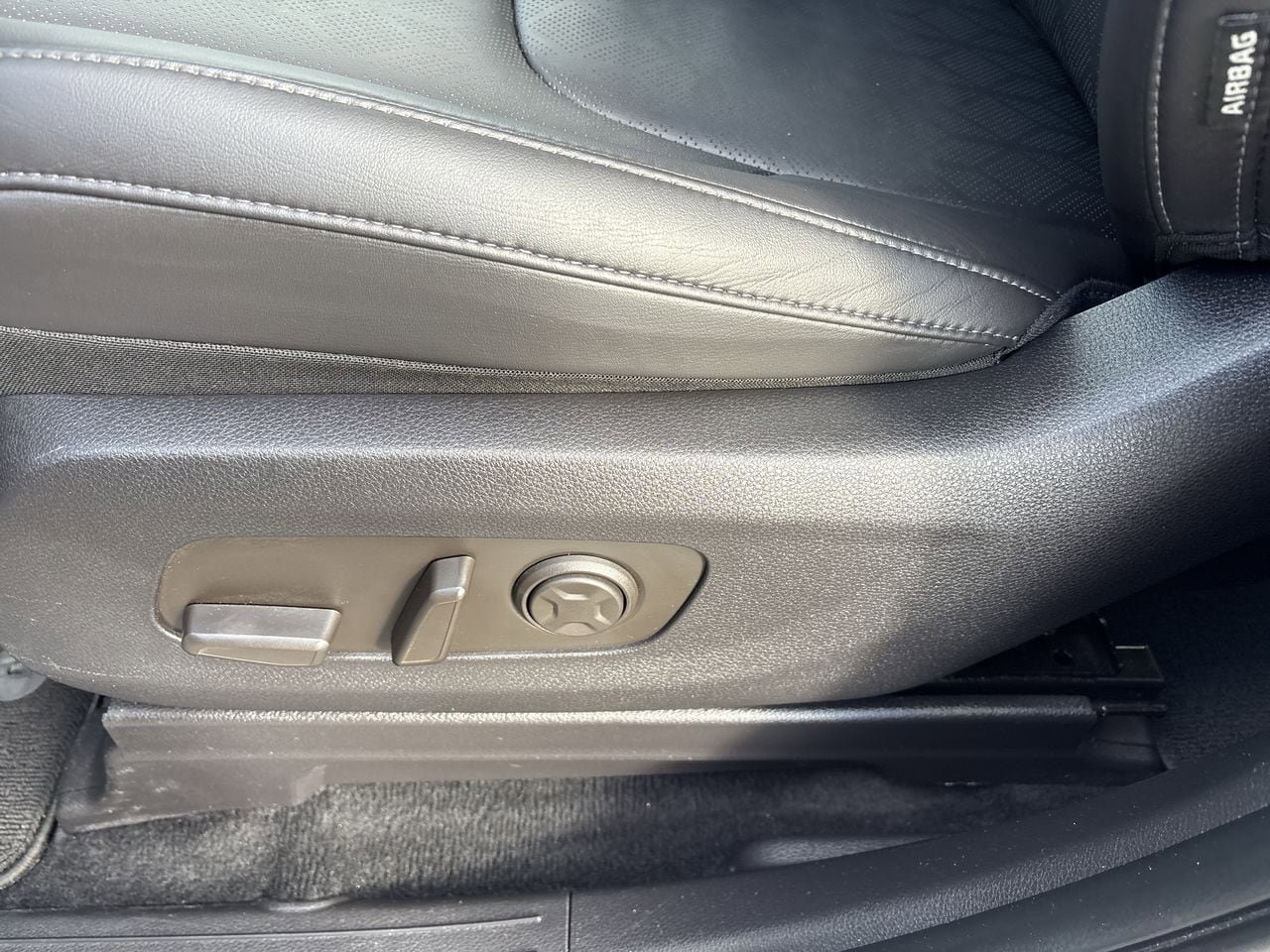 Used 2025 Kia Carnival image 13