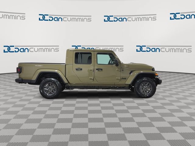 New 2026 Jeep Gladiator Sport AWD/4WD image 9