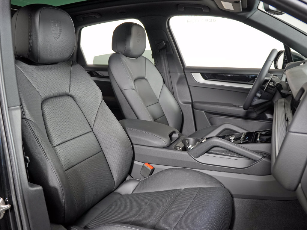 New 2026 Porsche Cayenne AWD/4WD image 37