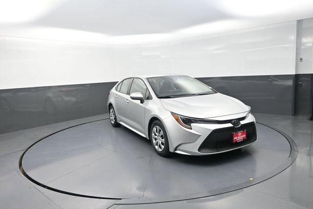 Used 2022 Toyota Corolla LE FWD image 26