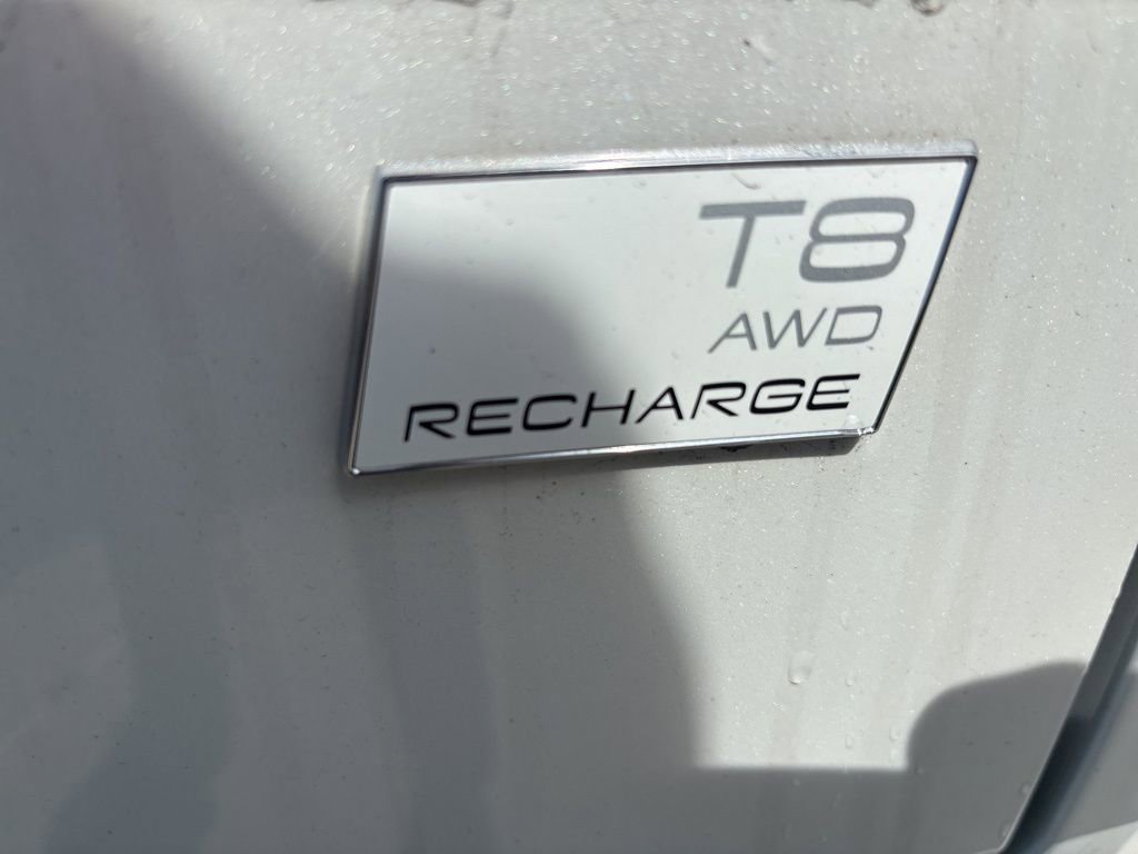 Certified 2024 Volvo XC60 T8 Ultimate w/ Protection Package Premier image 9