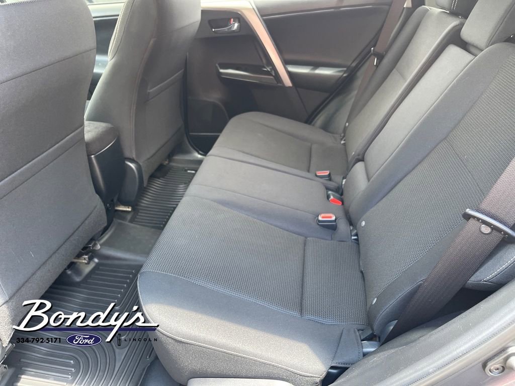 Used 2018 Toyota RAV4 XLE FWD image 11