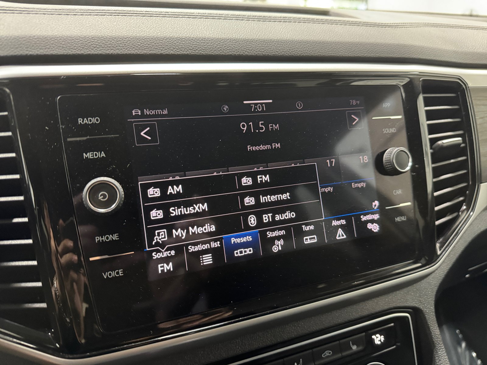 Used 2023 Volkswagen Atlas SE AWD/4WD image 18