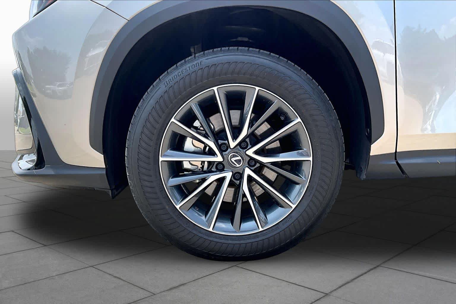 Used 2025 Lexus NX 250 FWD w/ Accessory Package (Z1) image 9