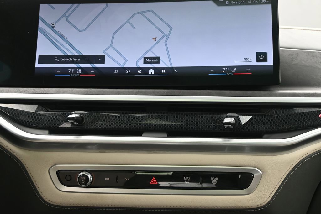 Used 2024 BMW X7 xDrive40i w/ Executive Package image 35