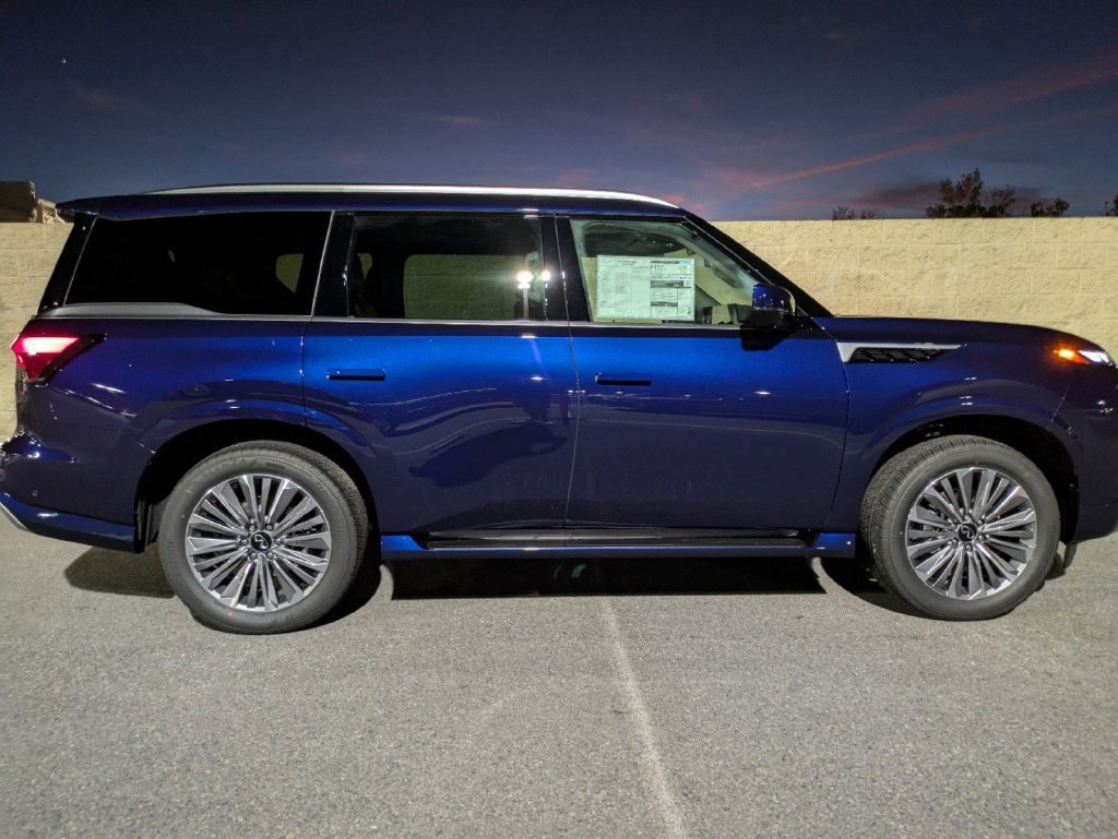 Used 2025 INFINITI QX80 Sensory AWD/4WD image 3