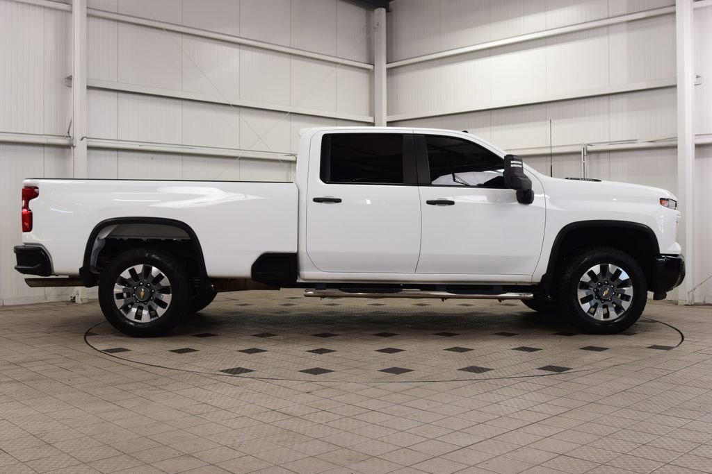 Used 2024 Chevrolet Silverado 2500 Custom w/ Custom Value Package image 8