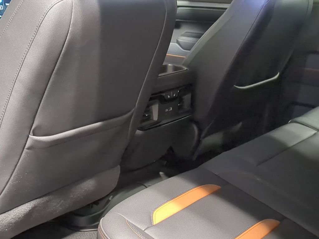 Used 2024 GMC Sierra 1500 AT4 w/ Technology Package AWD/4WD image 18