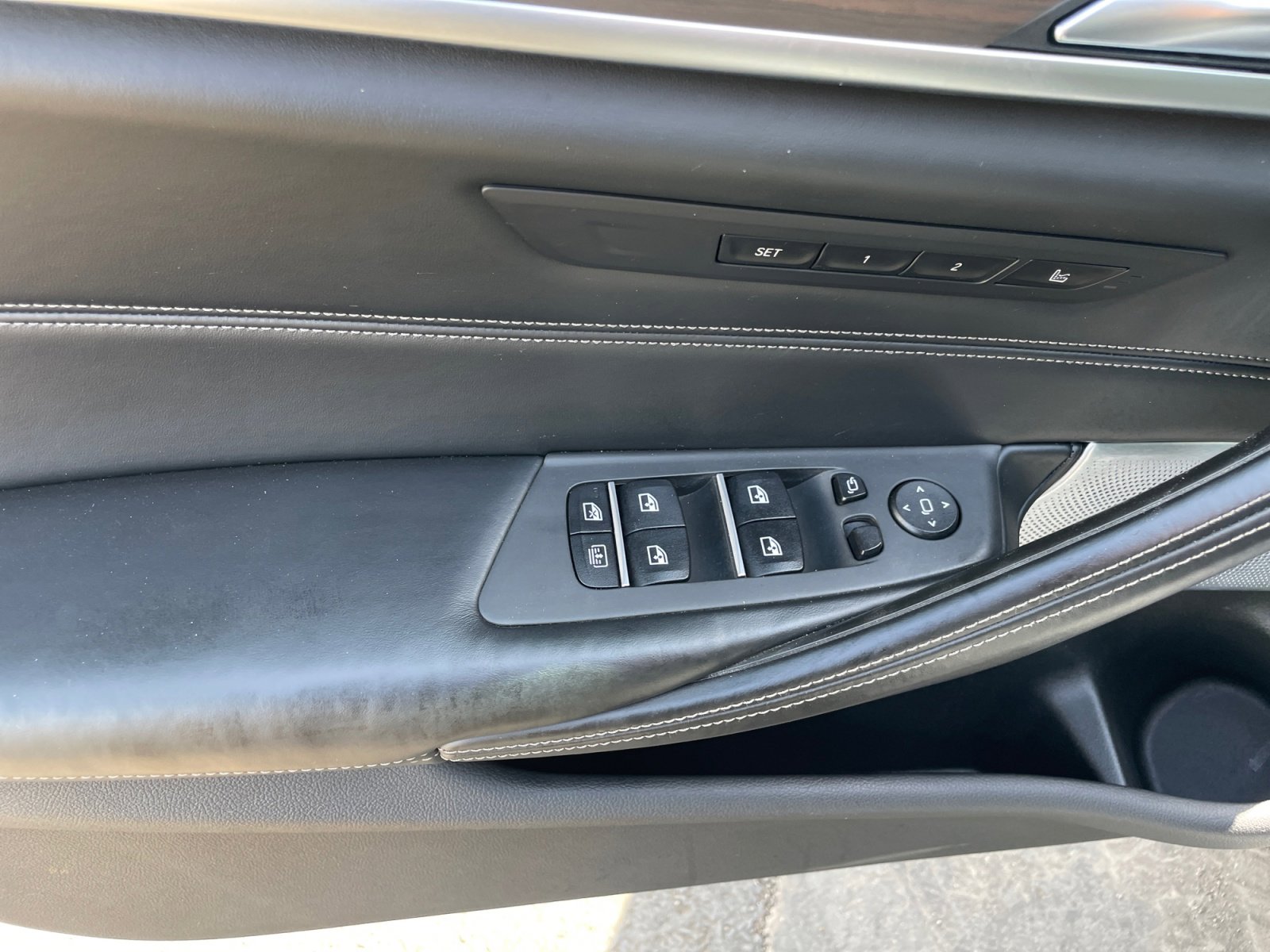 Used 2018 BMW M550i xDrive image 14