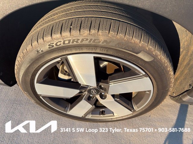 Used 2025 Hyundai Santa Fe Limited FWD image 4