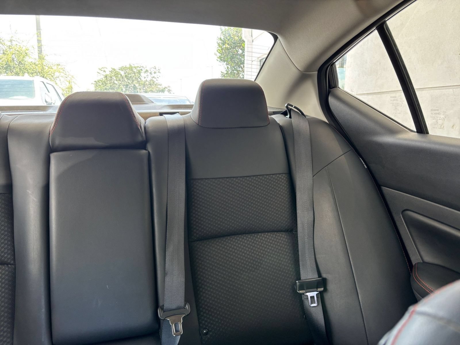 Used 2025 Nissan Altima 2.5 SR FWD image 37