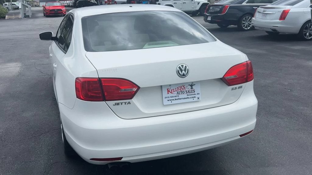 Used 2011 Volkswagen Jetta SE FWD image 7