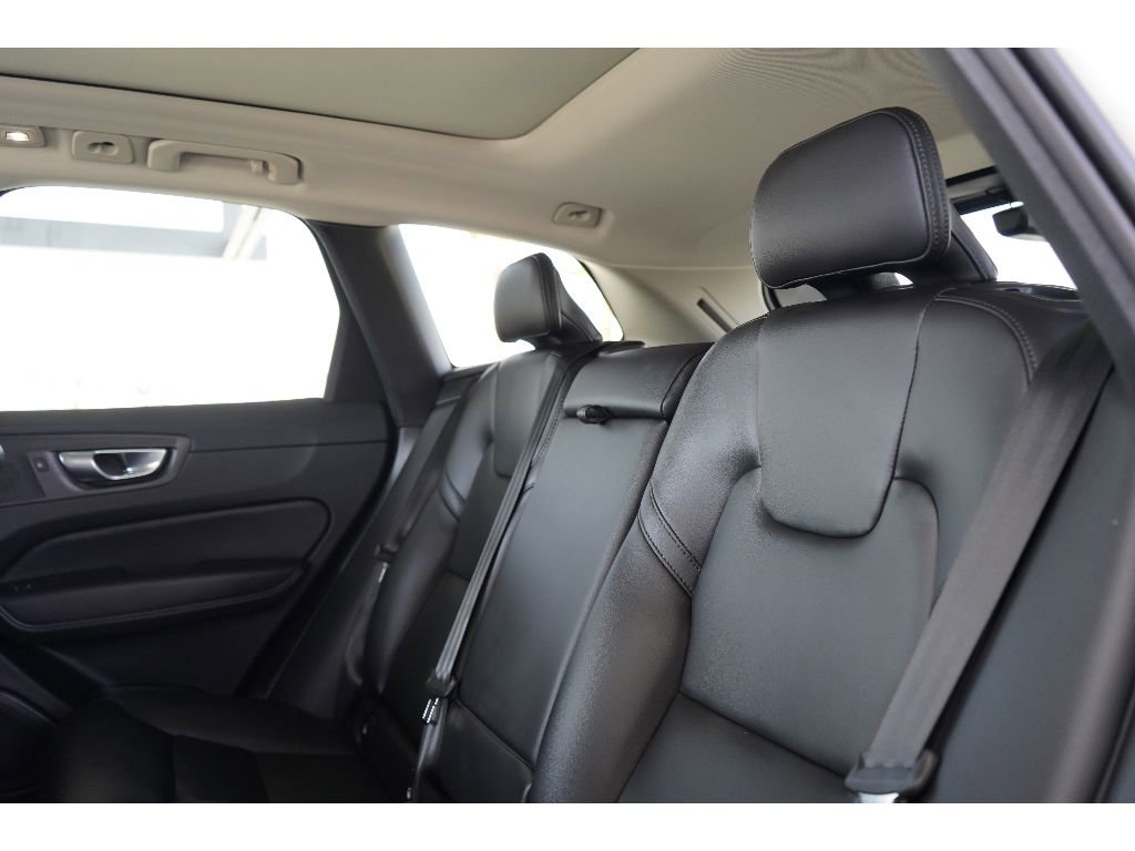 New 2025 Volvo XC60 B5 Core w/ Climate Package image 21