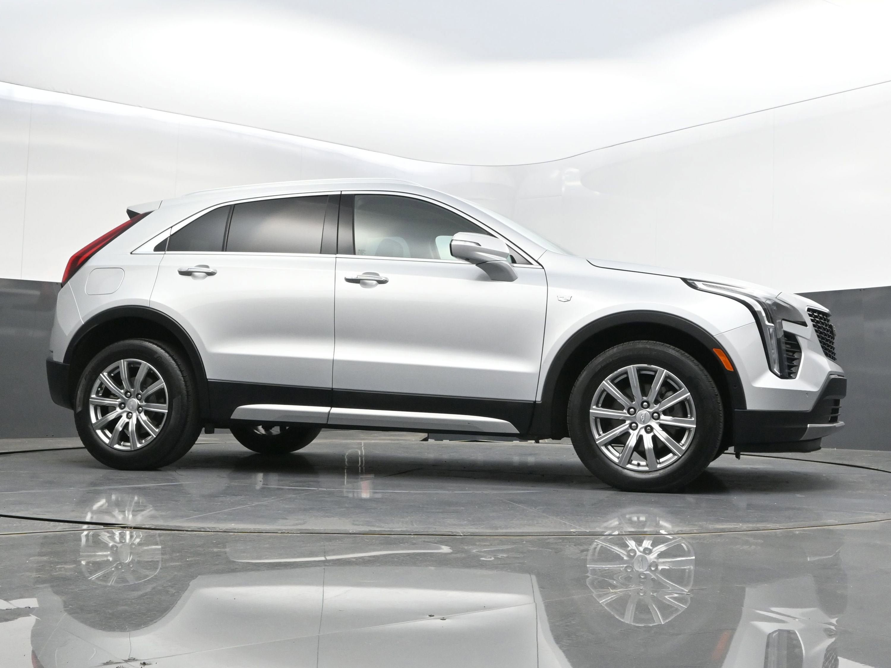 Used 2022 Cadillac XT4 Premium Luxury w/ Enhanced Visibility Package AWD/4WD image 42