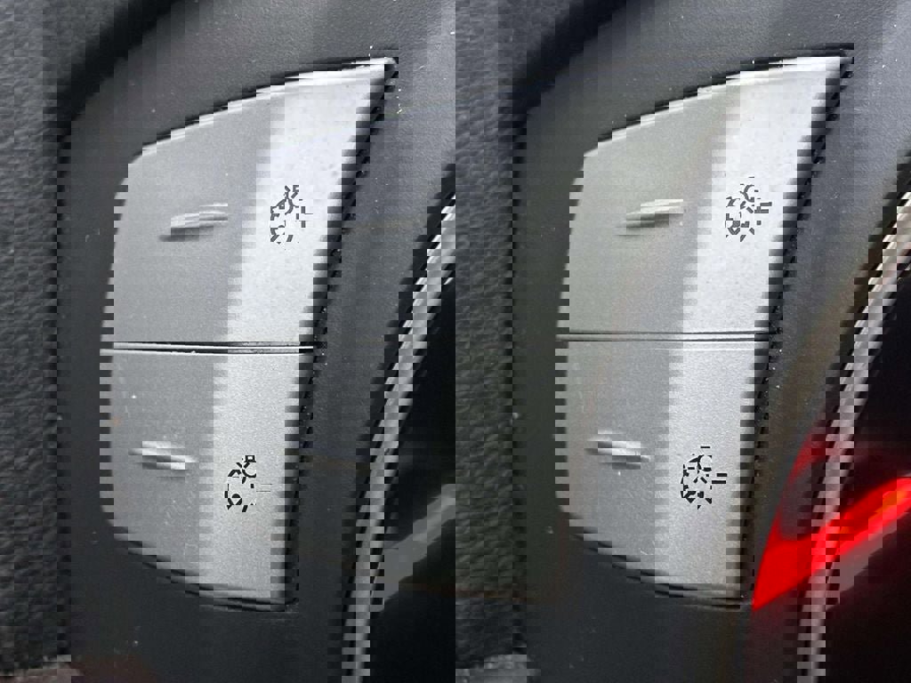 Used 2013 Nissan Quest SV image 33