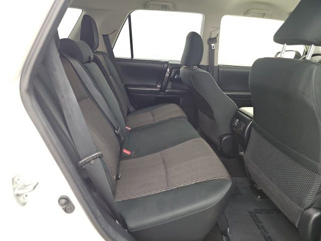 Used 2020 Toyota 4Runner TRD Off-Road AWD/4WD image 32