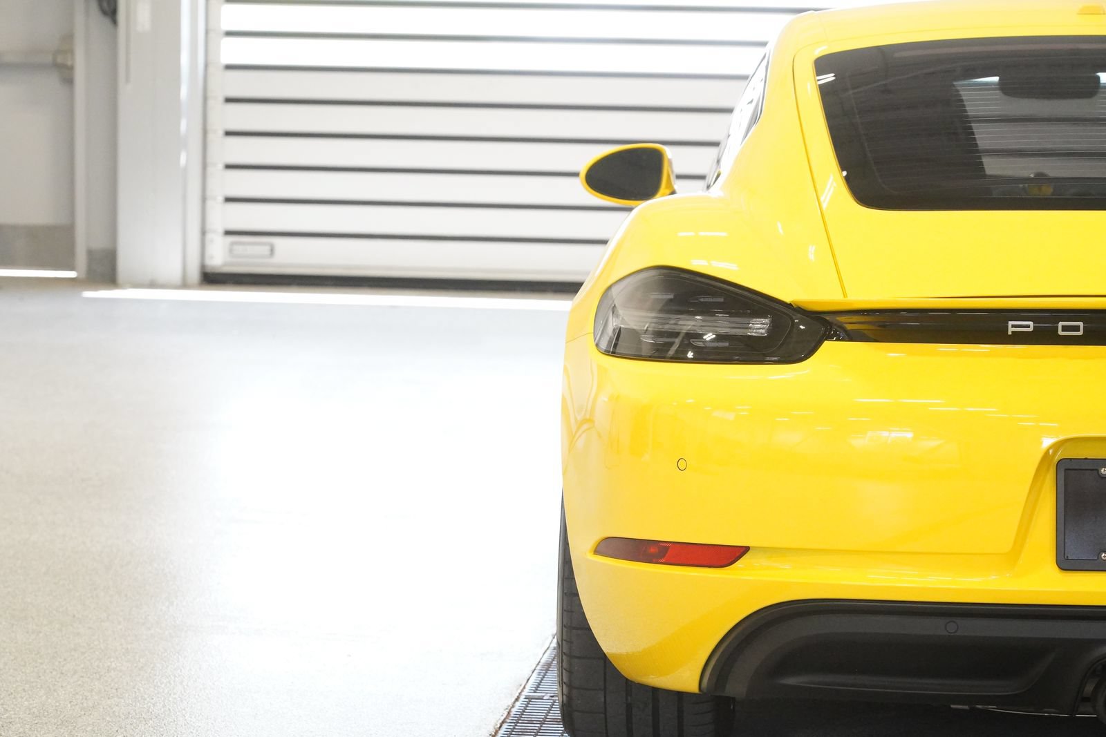 Used 2021 Porsche 718 Cayman RWD image 9