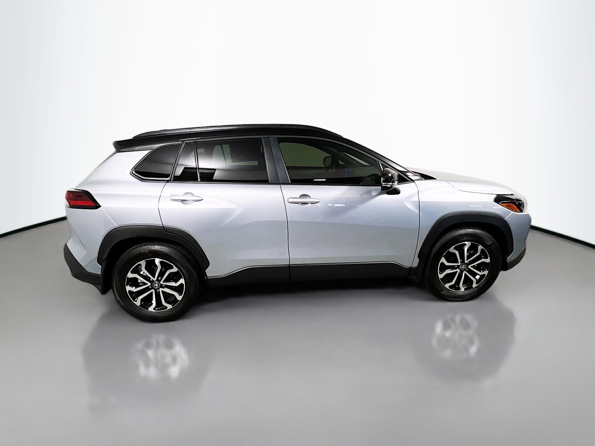 Used 2026 Toyota Corolla Cross XSE image 3