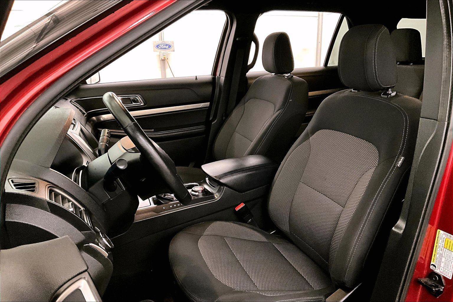 Used 2018 Ford Explorer XLT w/ Equipment Group 201A image 24