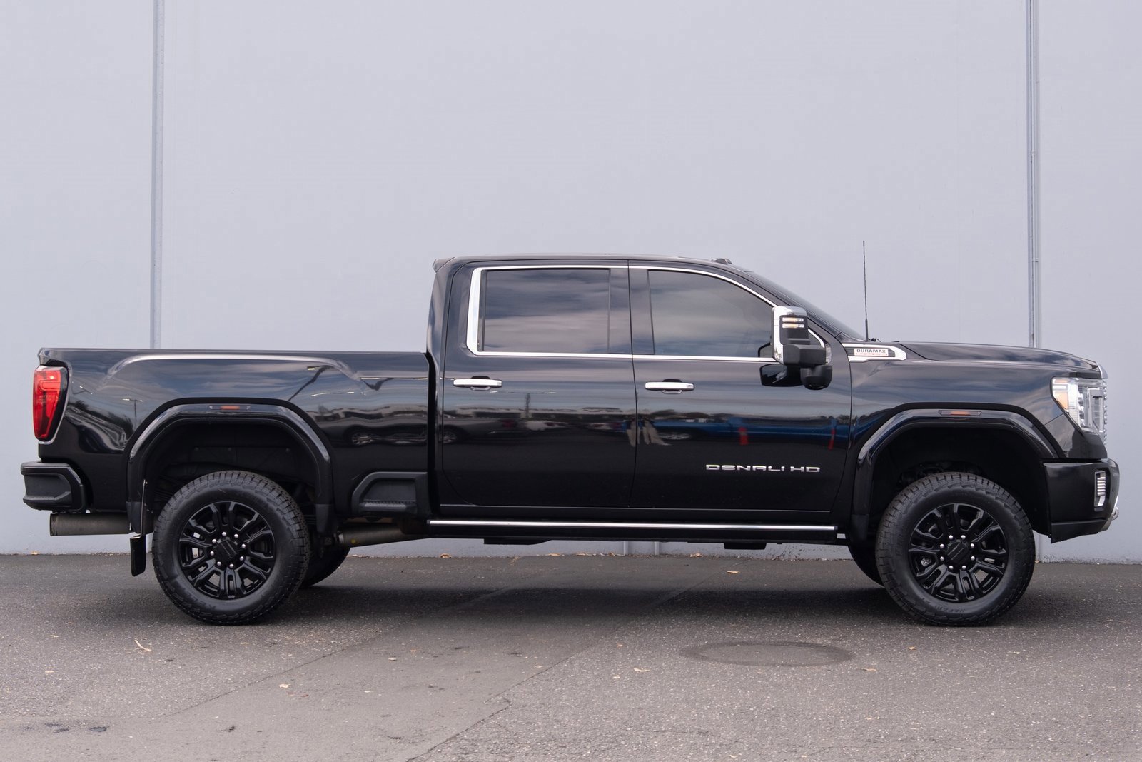 Used 2021 GMC Sierra 3500 Denali w/ Denali Black Diamond Edition image 31