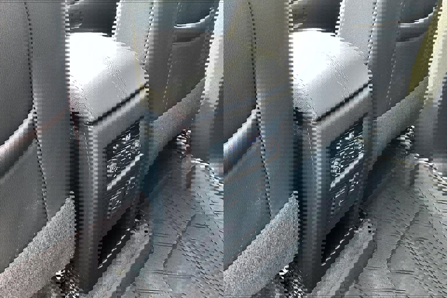 Used 2021 Chevrolet Traverse Premier w/ Redline Edition image 10