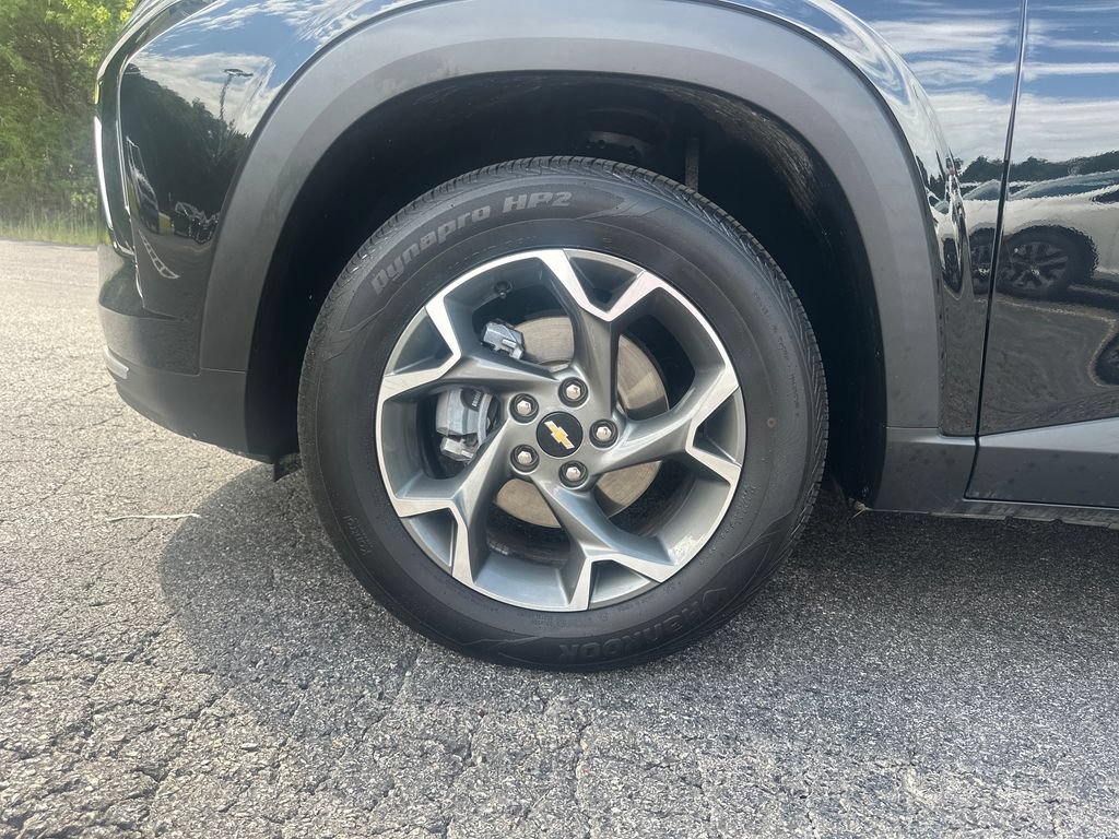 Used 2025 Chevrolet Trax LT FWD image 26