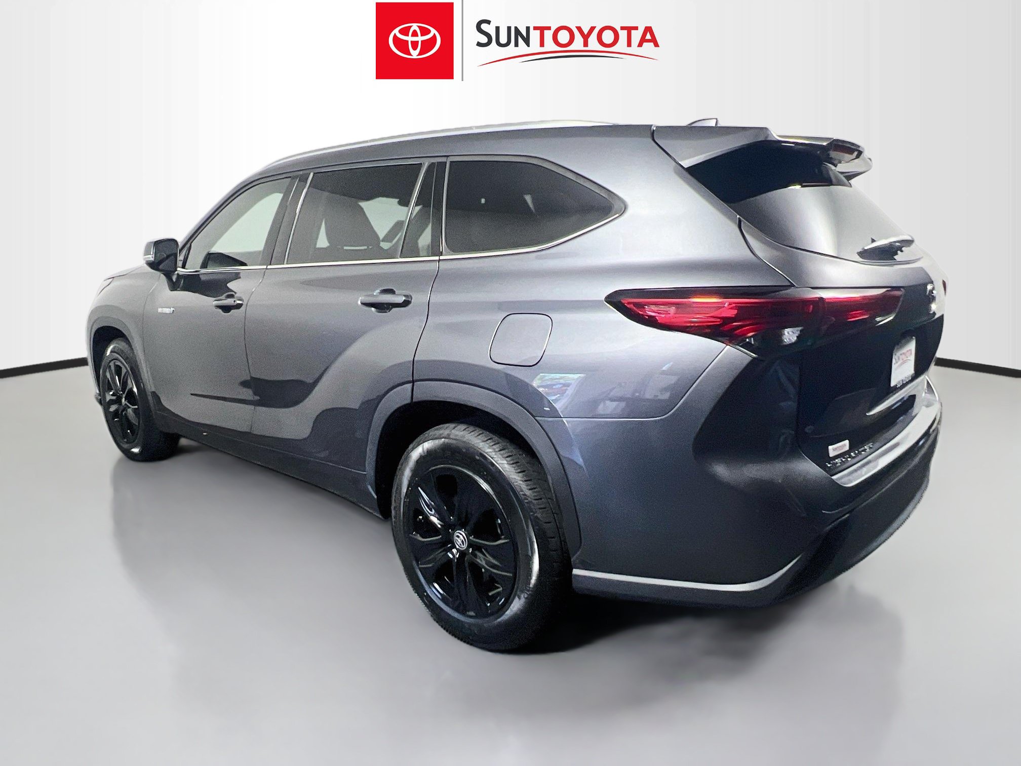 Used 2020 Toyota Highlander XLE FWD image 6