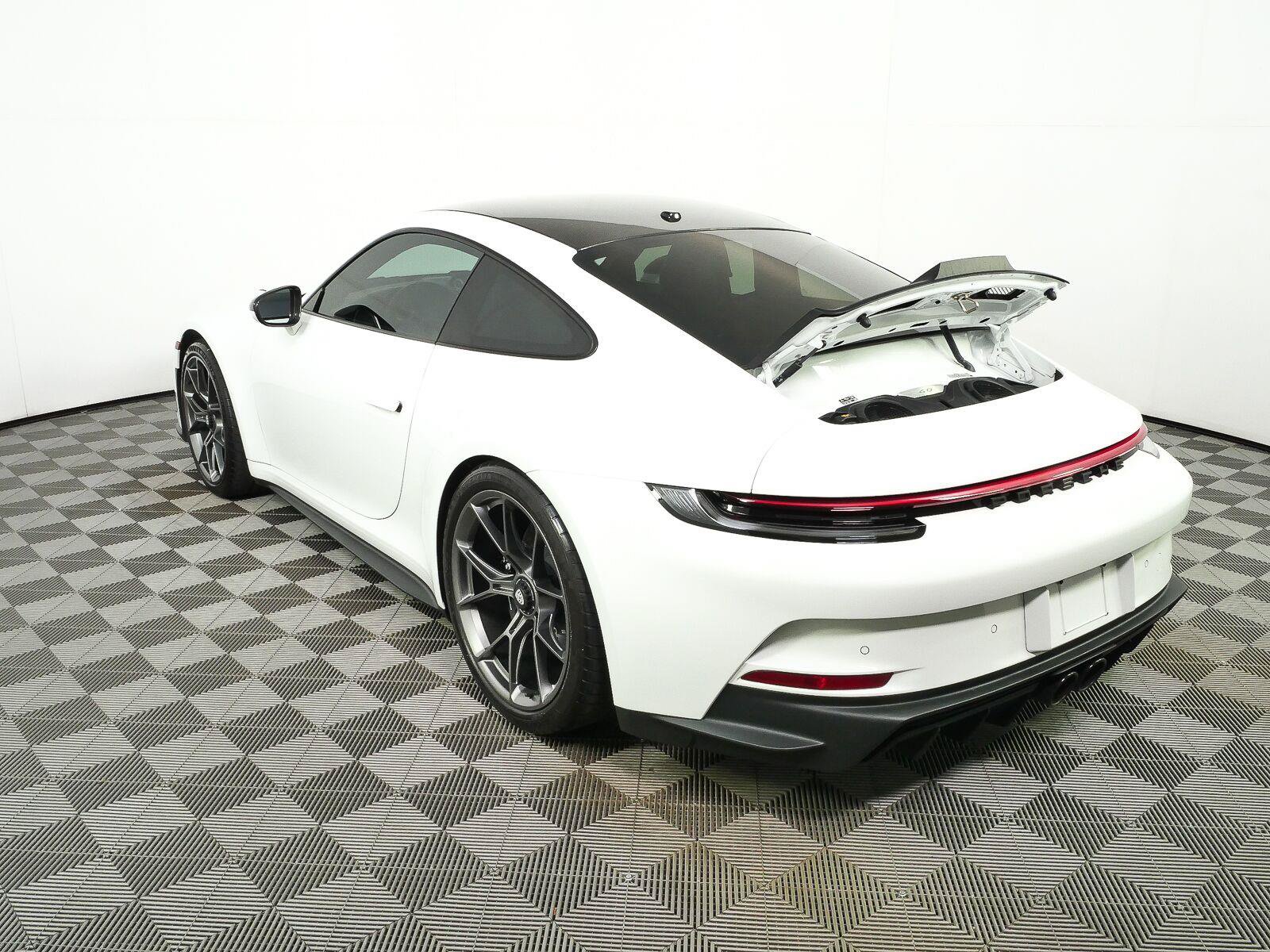 Certified 2024 Porsche 911 GT3 RWD image 3