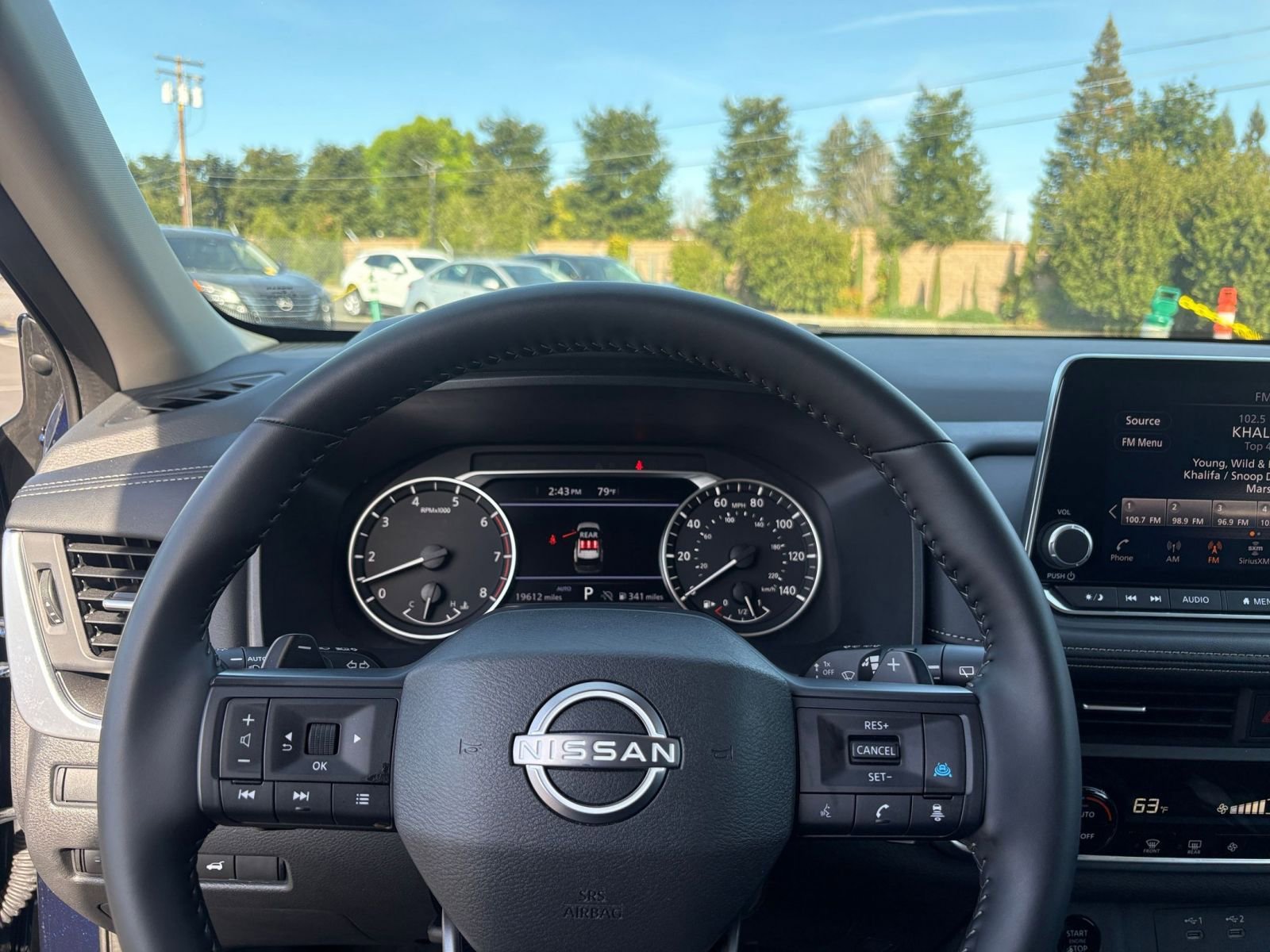 Used 2025 Nissan Rogue SV image 30