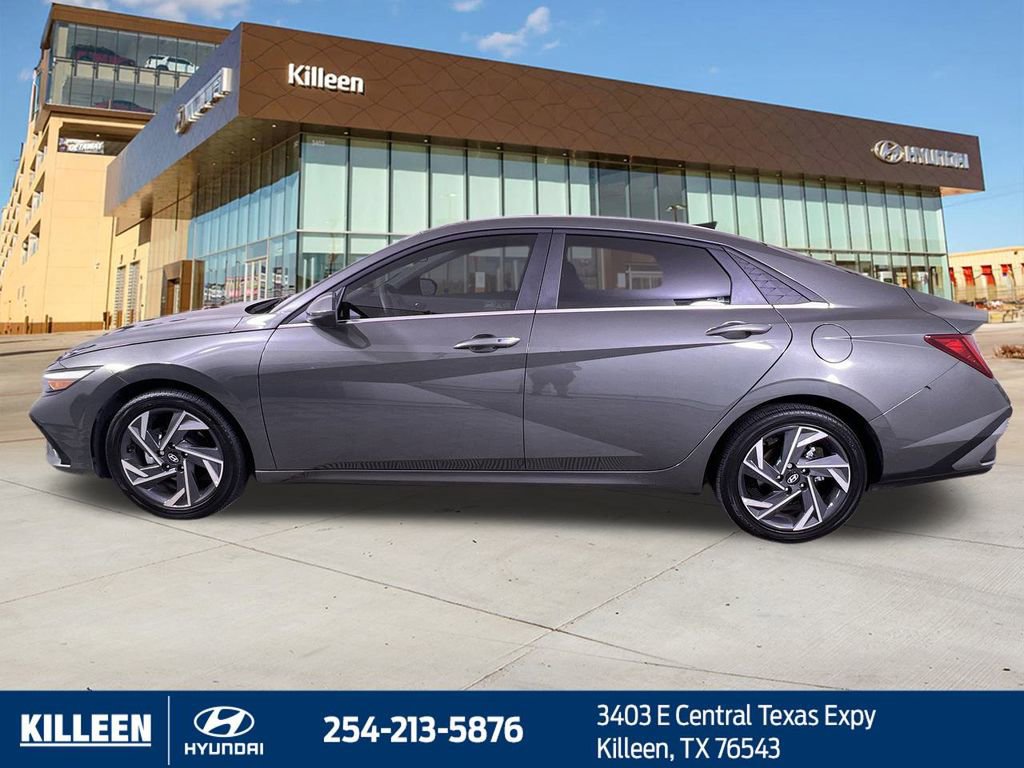 Used 2025 Hyundai Elantra SEL w/ Cargo Package FWD image 5