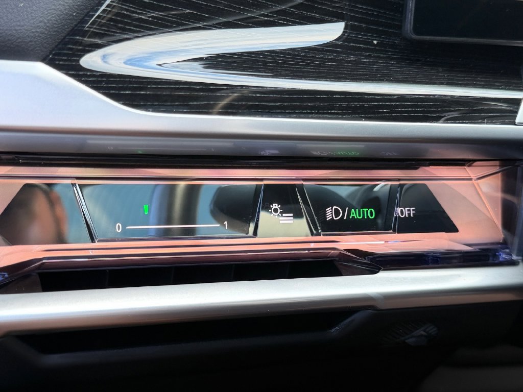 Used 2025 BMW 740i RWD image 33
