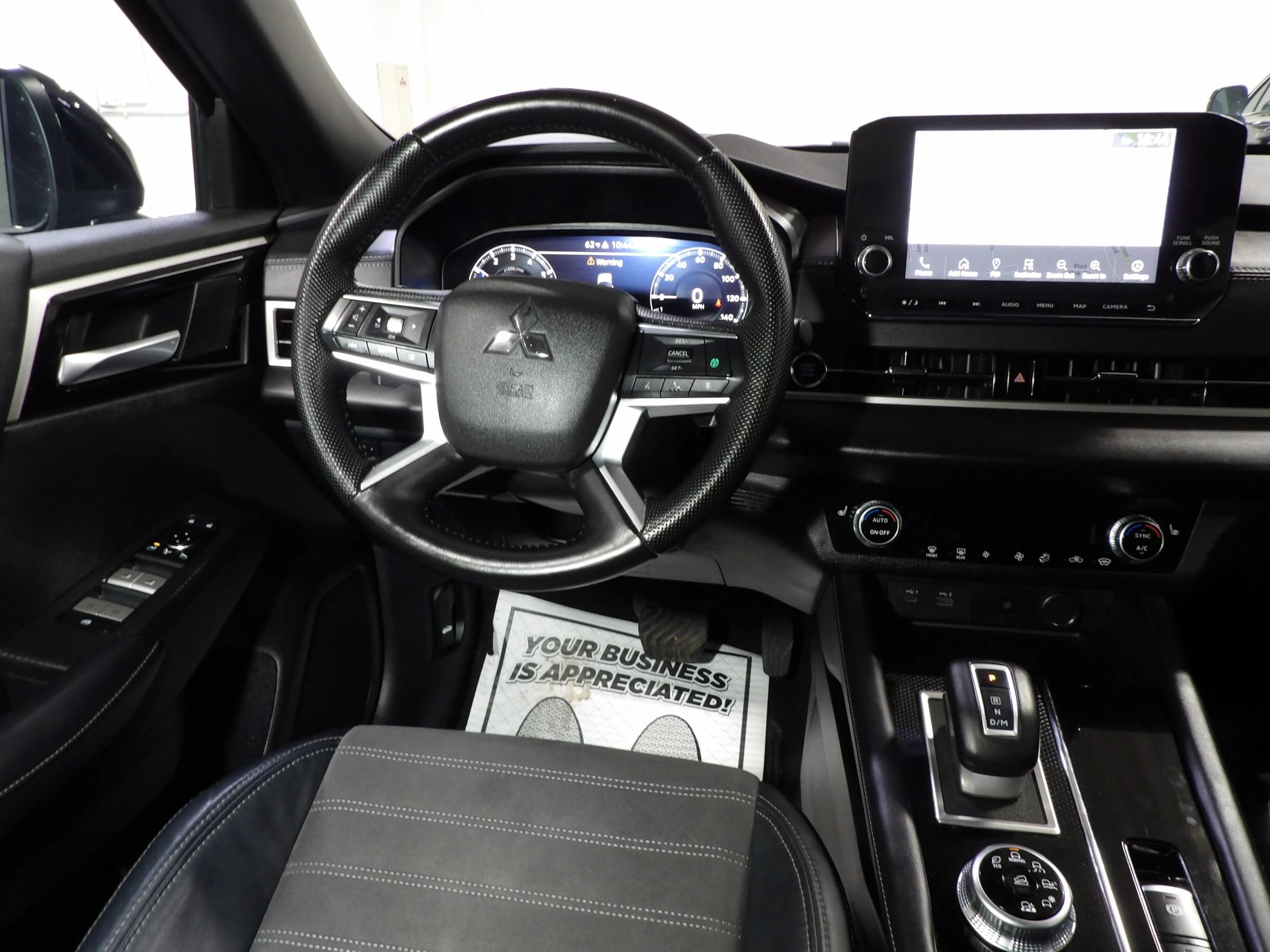 Used 2024 Mitsubishi Outlander SE Black Edition AWD/4WD image 17