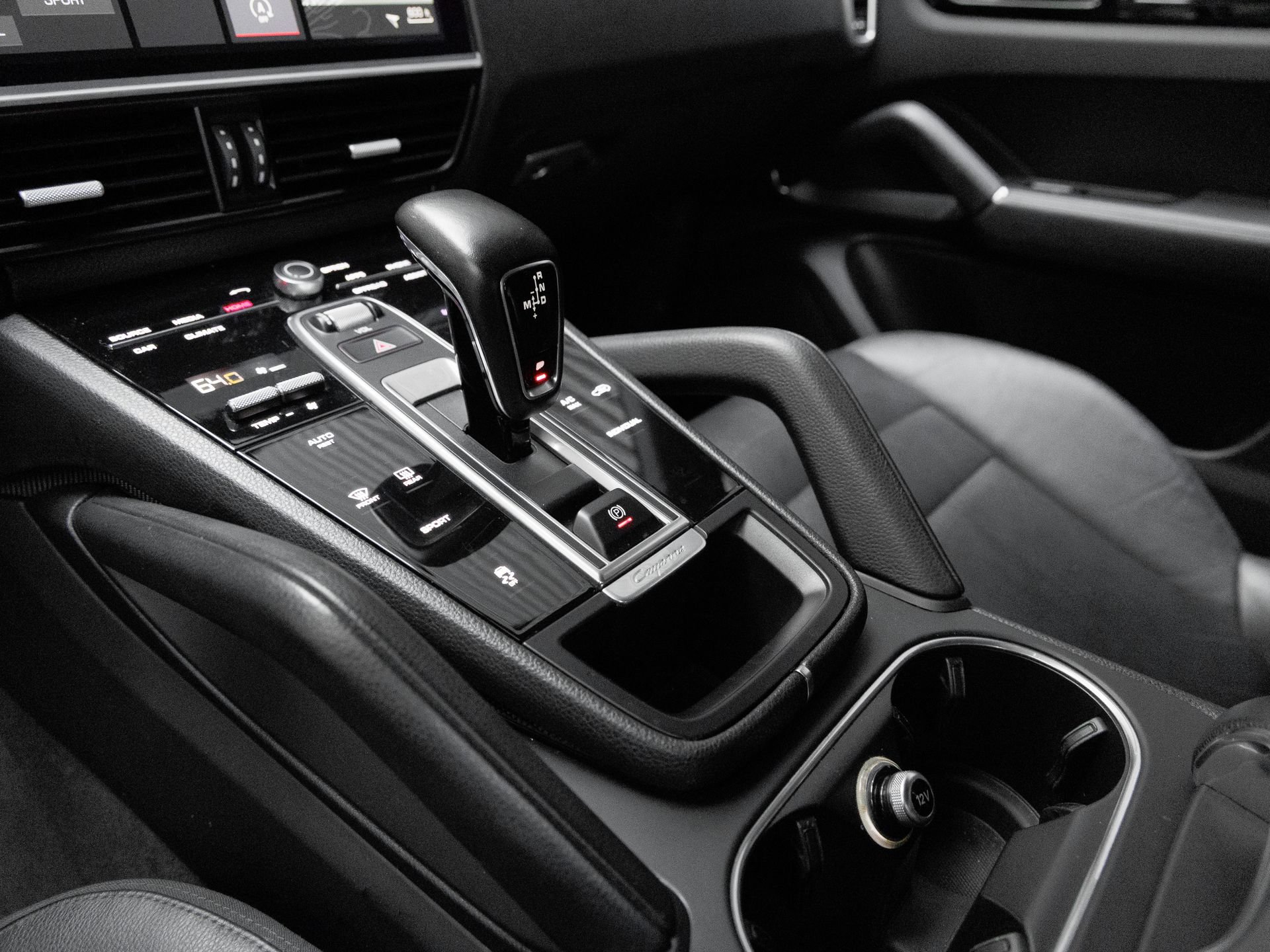 Certified 2020 Porsche Cayenne AWD/4WD image 21