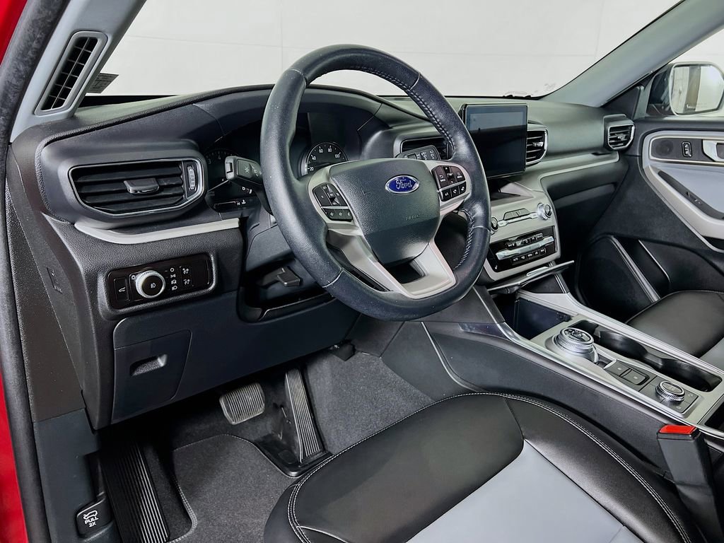 Used 2023 Ford Explorer XLT w/ Equipment Group 202A image 11