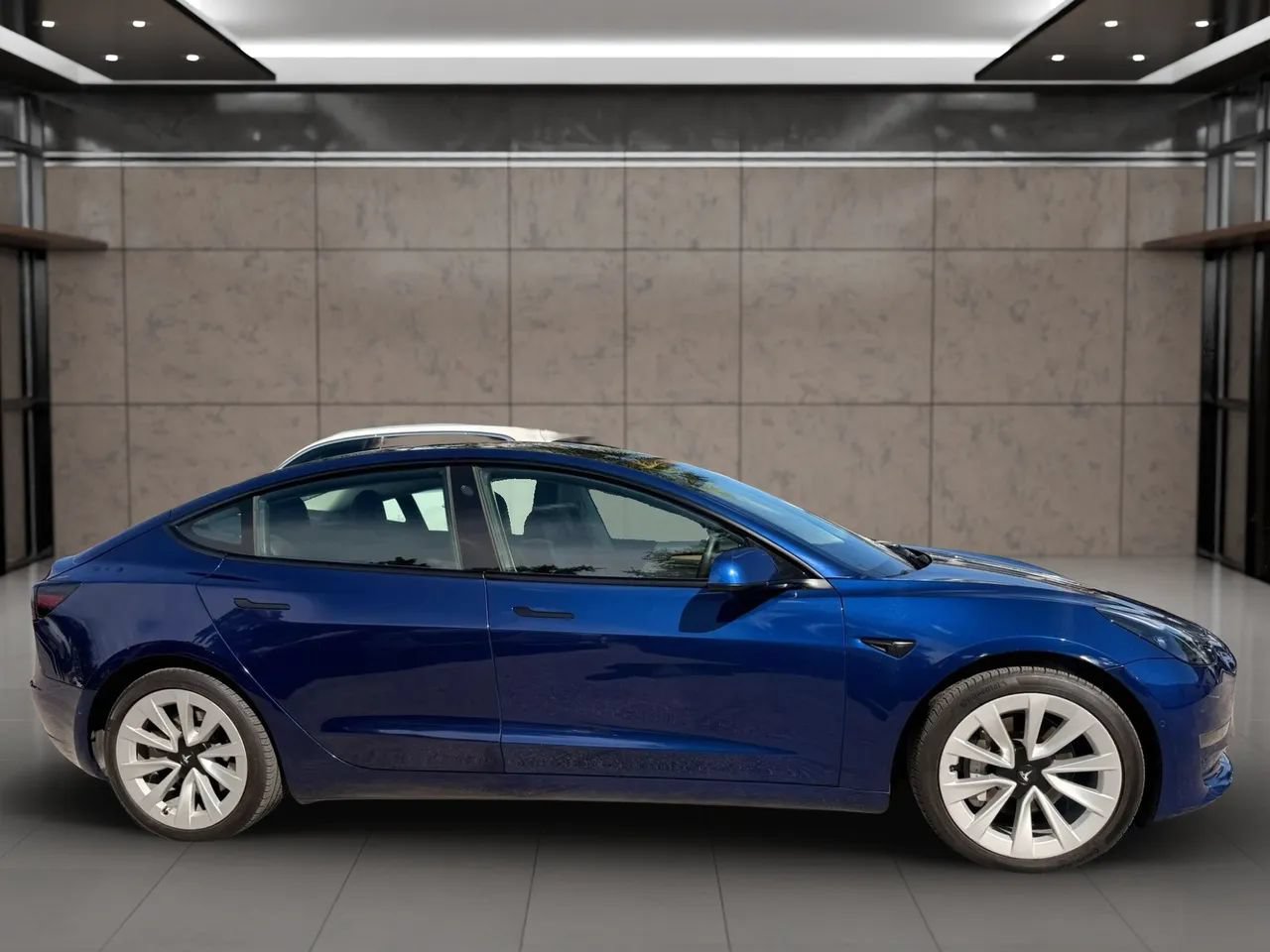 Used 2022 Tesla Model 3 RWD image 2