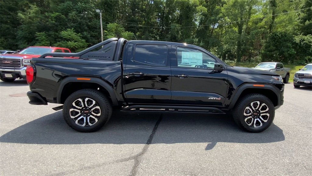 New 2025 GMC Canyon AT4 w/ Nightfall Edition image 9
