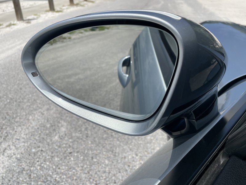 Used 2021 Porsche Panamera RWD image 30