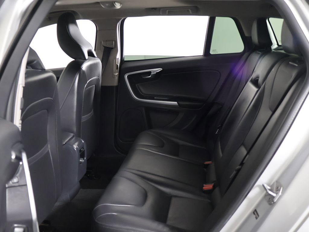 Used 2018 Volvo V60 T5 Cross Country w/ Convenience Package image 30