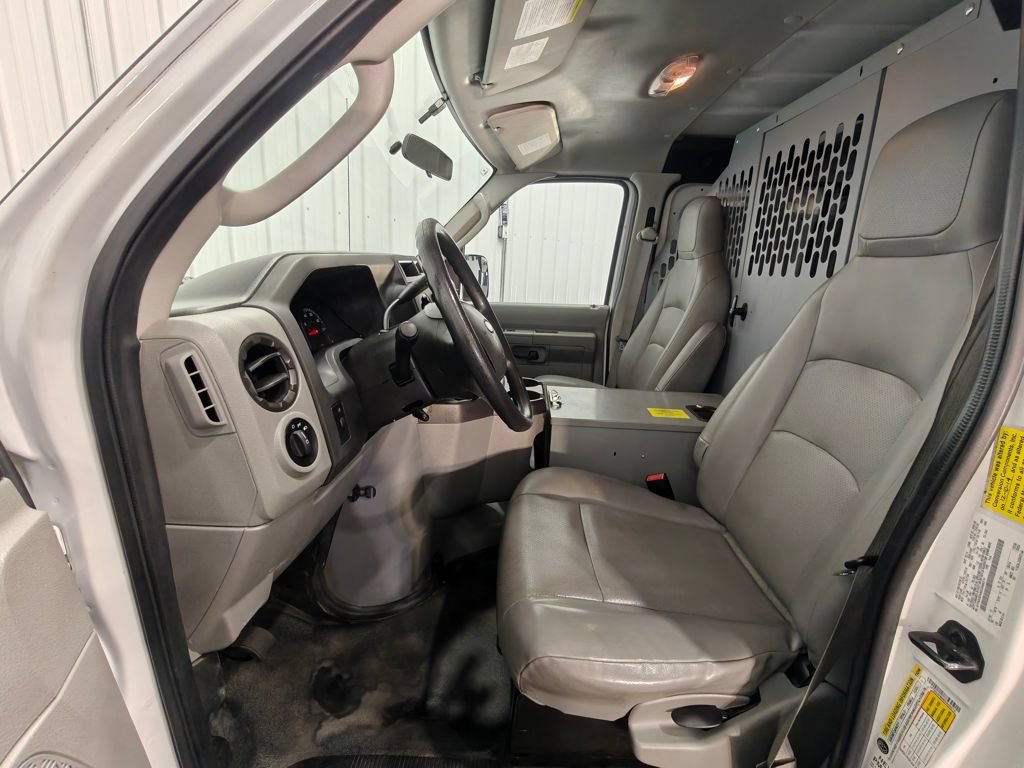 Used 2014 Ford E-250 and Econoline 250 Extended w/ Power Group RWD image 24