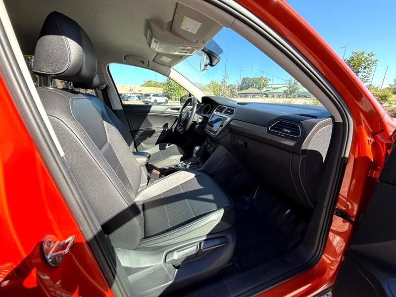 Used 2019 Volkswagen Tiguan SE image 19